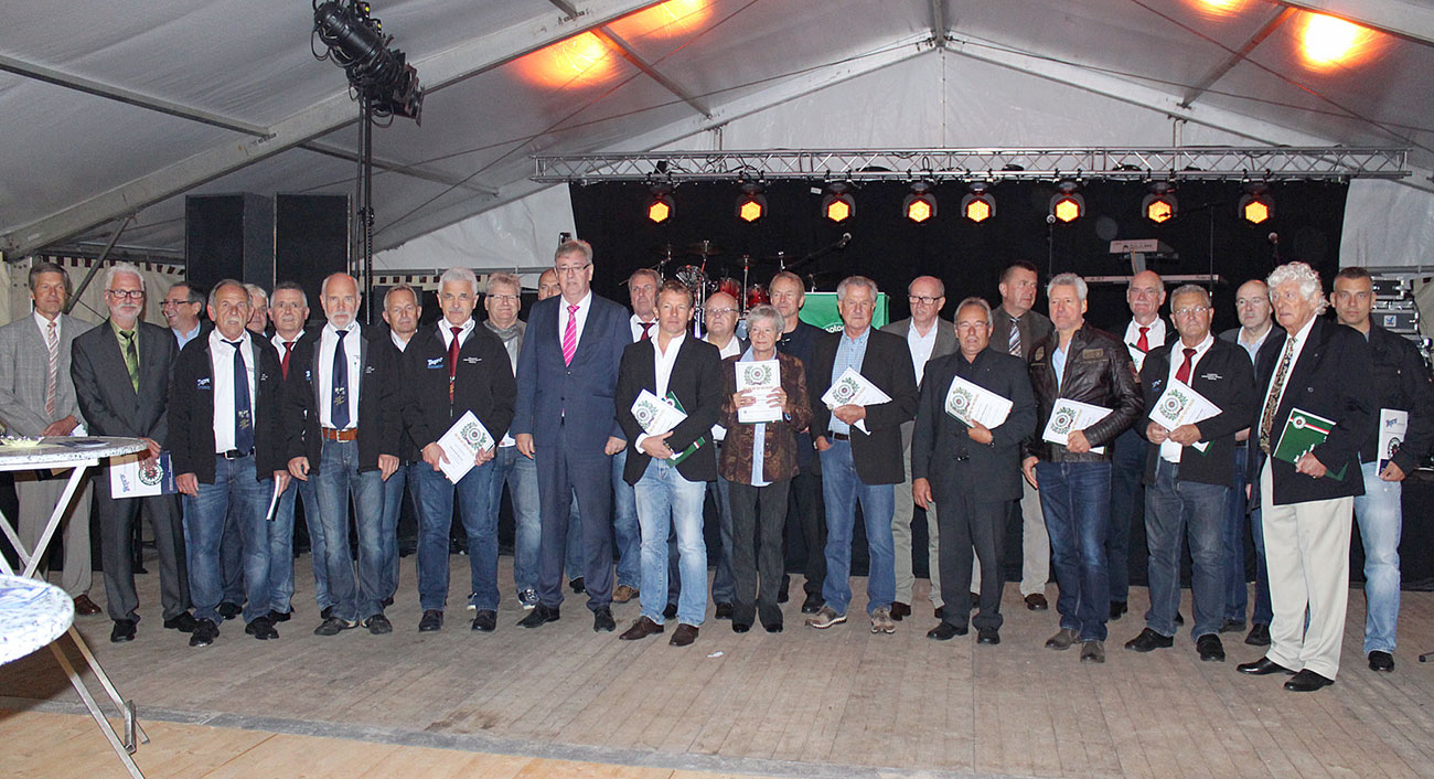 Die geehrten Mitglieder des Polizei-Motorsport-Club Marburg für 25-jährige Mitgliedschaft im Verein