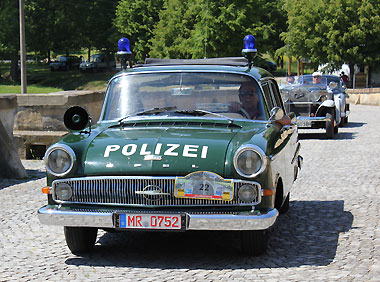 Der Polizei Opel Kapitän bei der ADAC Opel Classic - ein Hngucker, oder....