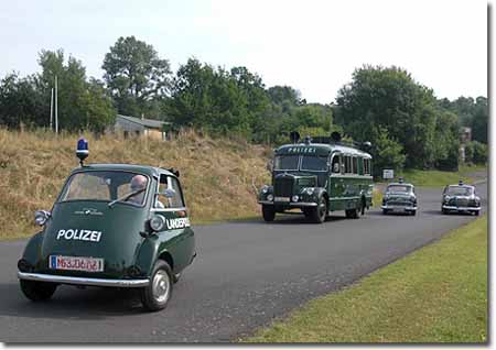 Die Polizeioldties aus dem Marburger Museum auf dem Weg nach Wettenberg, natrlich auf eigener Achse