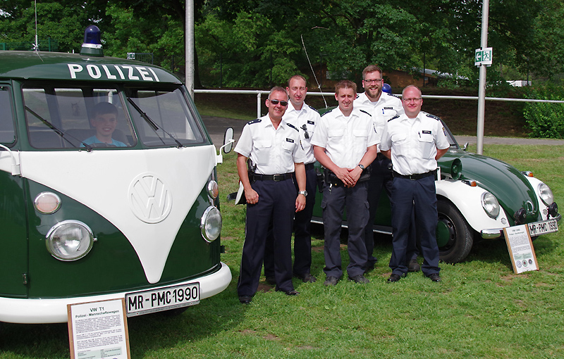 Das PMC-Team auf dem Hessentag in Bad Hersfeld mit dem VW Bulli und VW Käfer