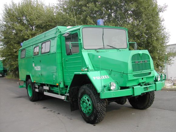 MAN 630 L2A  - Taucherbasiskraftwagen -  aus dem 1. Deutschen Polizeioldtimer Museum in Marburg