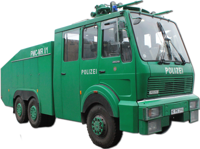 Der neue Wasserwerfer des 1. Deutschen Polizeioldtimer Museums - übergeben von Innenminister Beuth