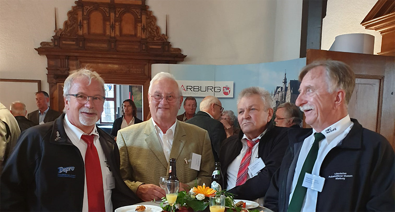 Vier der ausgezeichneten Mitglieder des PMC Marburg, mit v.l. Klaus Karwatzki, Erhard Ruppert, Karl-Heinz Weinreiter und Klaus-Peter Henze (verhindert war Dieter Born)