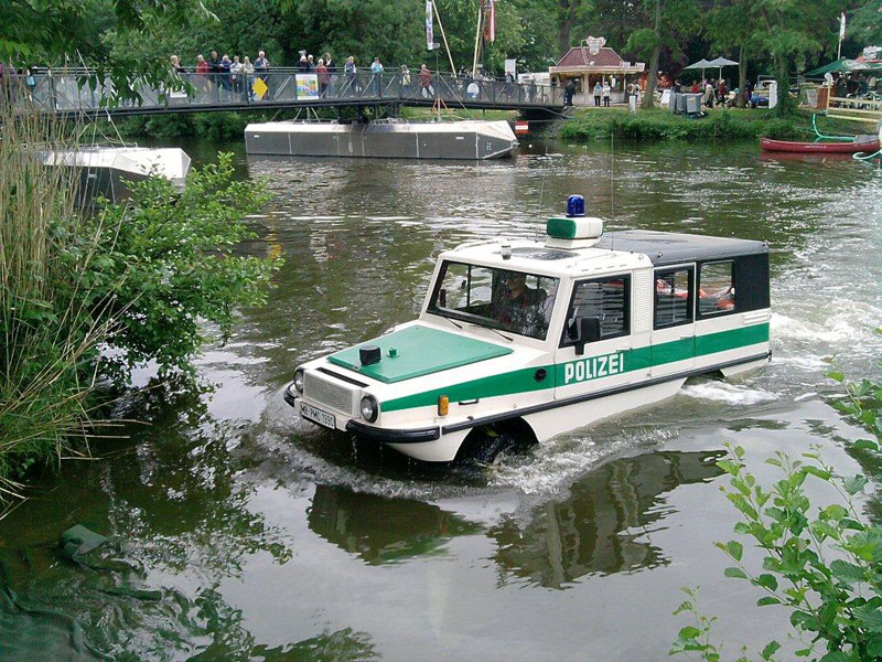 Unser Amphi-Ranger SR 2800 (Polizei-Schwimmwagen) in Aktion