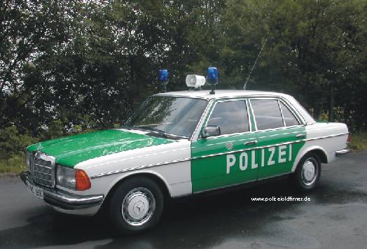 Mercedes-Benz 280 E, Baujahr 1984 der Polizei aus dem Polizeioldtimer Museum in Marburg