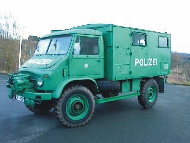 Mercedes Benz Unimog - S/404.1 - Gelndegngiger Funkkraftwagen der Bereitschaftspolizei