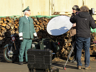 Die Filmaufnahmen für die HR-Sendung "Dings vom Dach" im 1. Deutschen Polizeioldtimer Museum Marburg