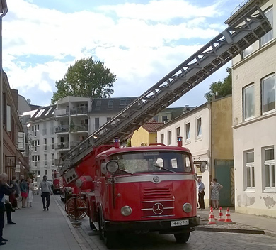 Auch ein historisches Feuerwehrfahrzeug kam im Film zum Einsatz 