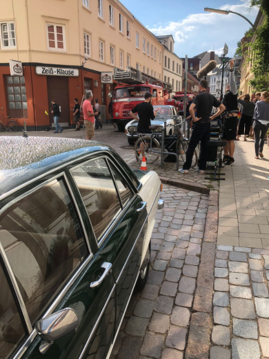 Unser historisches Polizeifahrzeug, der Ausdi 100, steht im Film vor der Wohnung von Fritz Honka und ist zum Ende des Films "DER GOLDENE HANDSCHUH" zu sehen