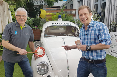 Eberhard Dersch hatte den neuen Polizei-Käfer mit im Studio des HR bei Jens Kölker