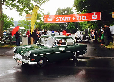 Der Opel P1 startet zur Ausfahrt Rund um Marburg