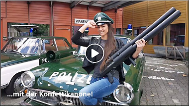 Noch ein Video vom ZDF-Fernsehgarten mit Schauspielerin Helga Schneider mit der Konfettikanone und unseren Polizeioldies