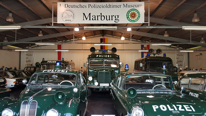 Ein aktueller Blick in eine der Hallen des 1. Deutschen Polizeioldtimer Museum in Marburg 