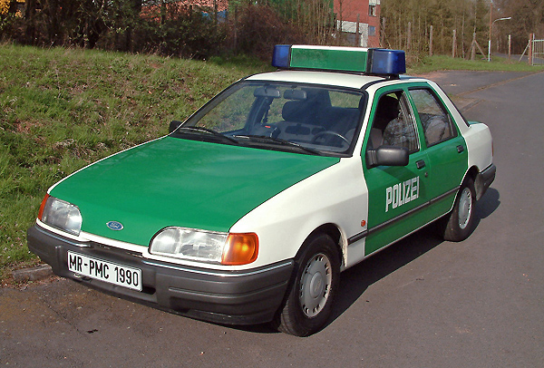 Ford Sierra , Baujahr 1989 aus dem 1. Deutschen Polizeioldtimer Museum in Marburg