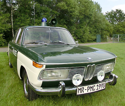 Der BMW 2000 aus dem 1. Deutschen Polizeioldtimer Museum Marburg nimmt auch an der MAC teil