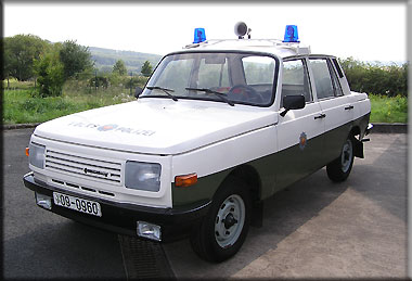 Der Volkspolizei-Wartburg 353 - Baujahr 1986 aus dem Marburger Polizeioldtimer Museum darf natürlich bei der ADAC-Opel-Classic-Fahrt durch Thüringen nicht fehlen! 
