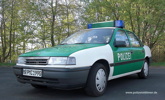 Polizei Opel Vectra A, Baujahr 1989